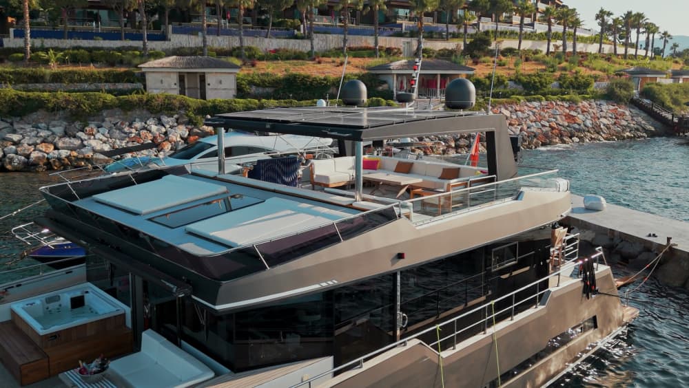 Croisière privée en yacht de luxe – Expérience sur le Bosphore