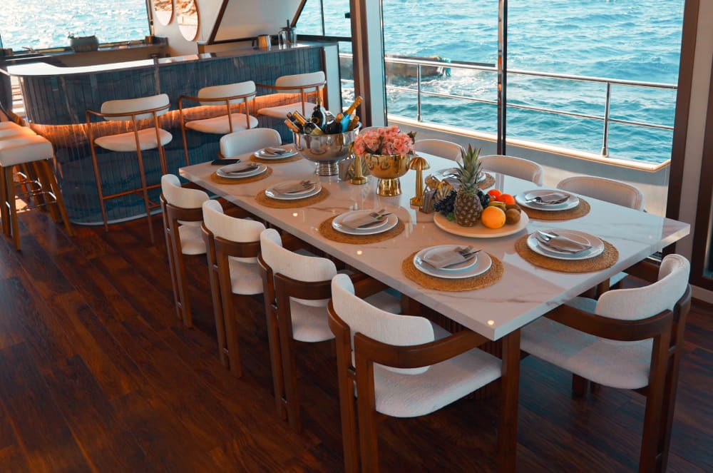 Croisière privée en yacht de luxe – Expérience sur le Bosphore