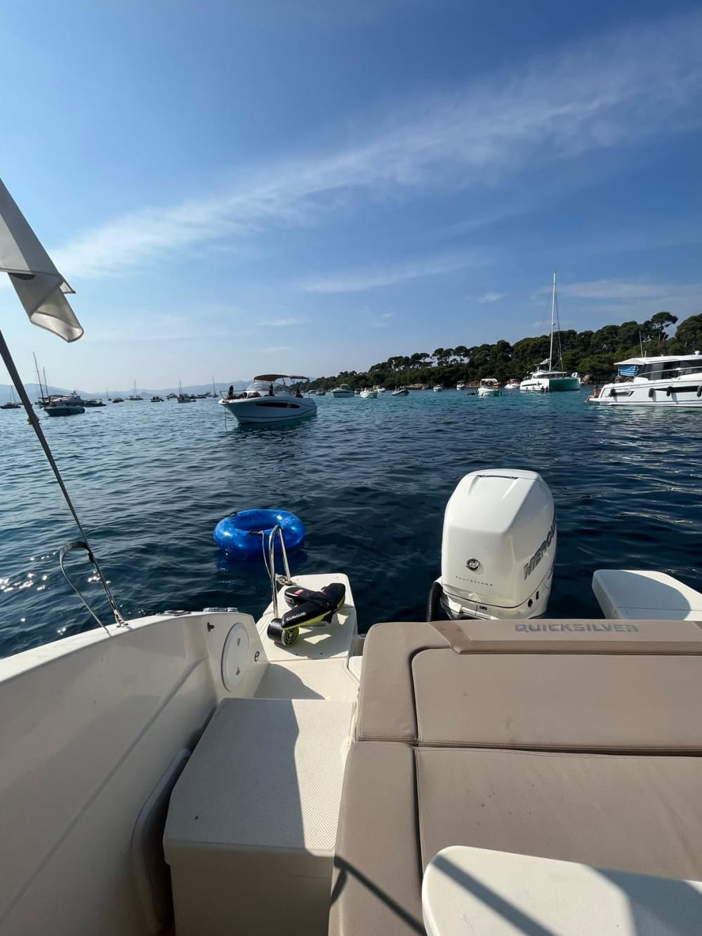 Μια εξαιρετική μέρα στη θάλασσα μεταξύ Αντίμπ και Καννών