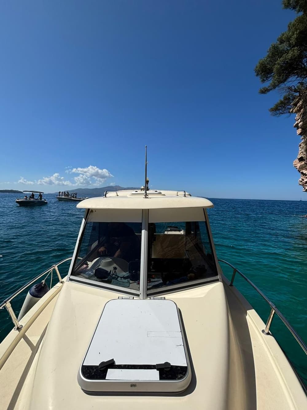 Private Fishing Tour in Saranda – Professional Speedboat Experience