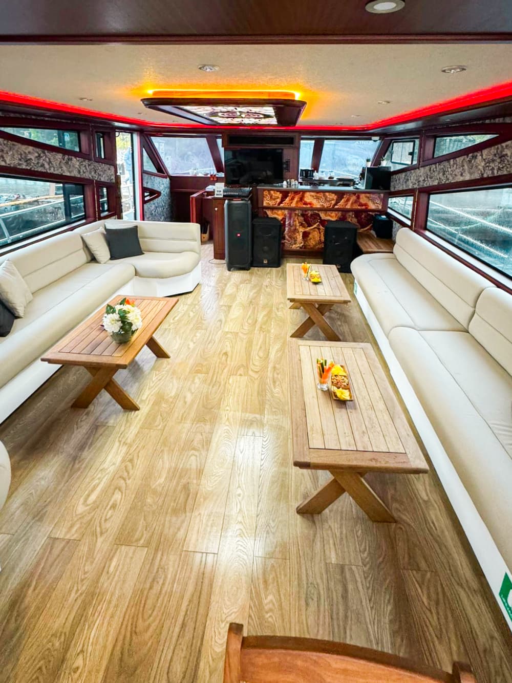 Croisière privée en yacht de luxe – Expérience sur le Bosphore