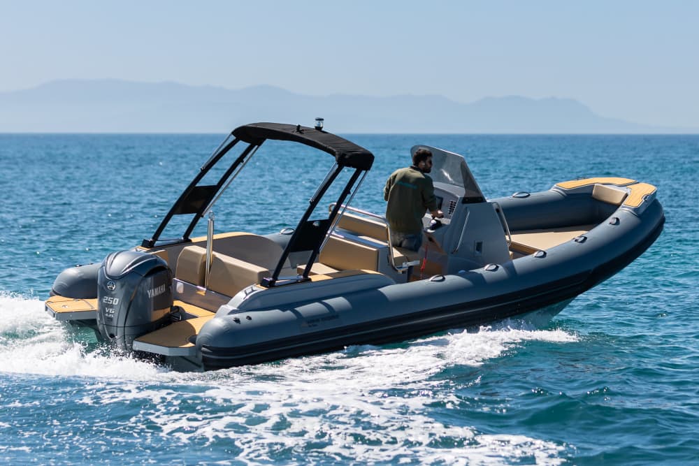 Athens Riviera | From €500 | Luxury 8m RIB – 250HP Yamaha V6