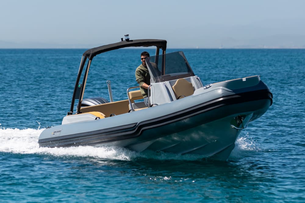 Athens Riviera | From €500 | Luxury 8m RIB – 250HP Yamaha V6