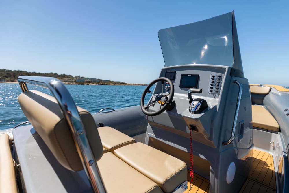 Athens Riviera | From €500 | Luxury 8m RIB – 250HP Yamaha V6