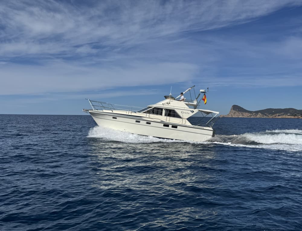 Yacht excursion in Ibiza (8h) – west coast, coves and a leisurely day