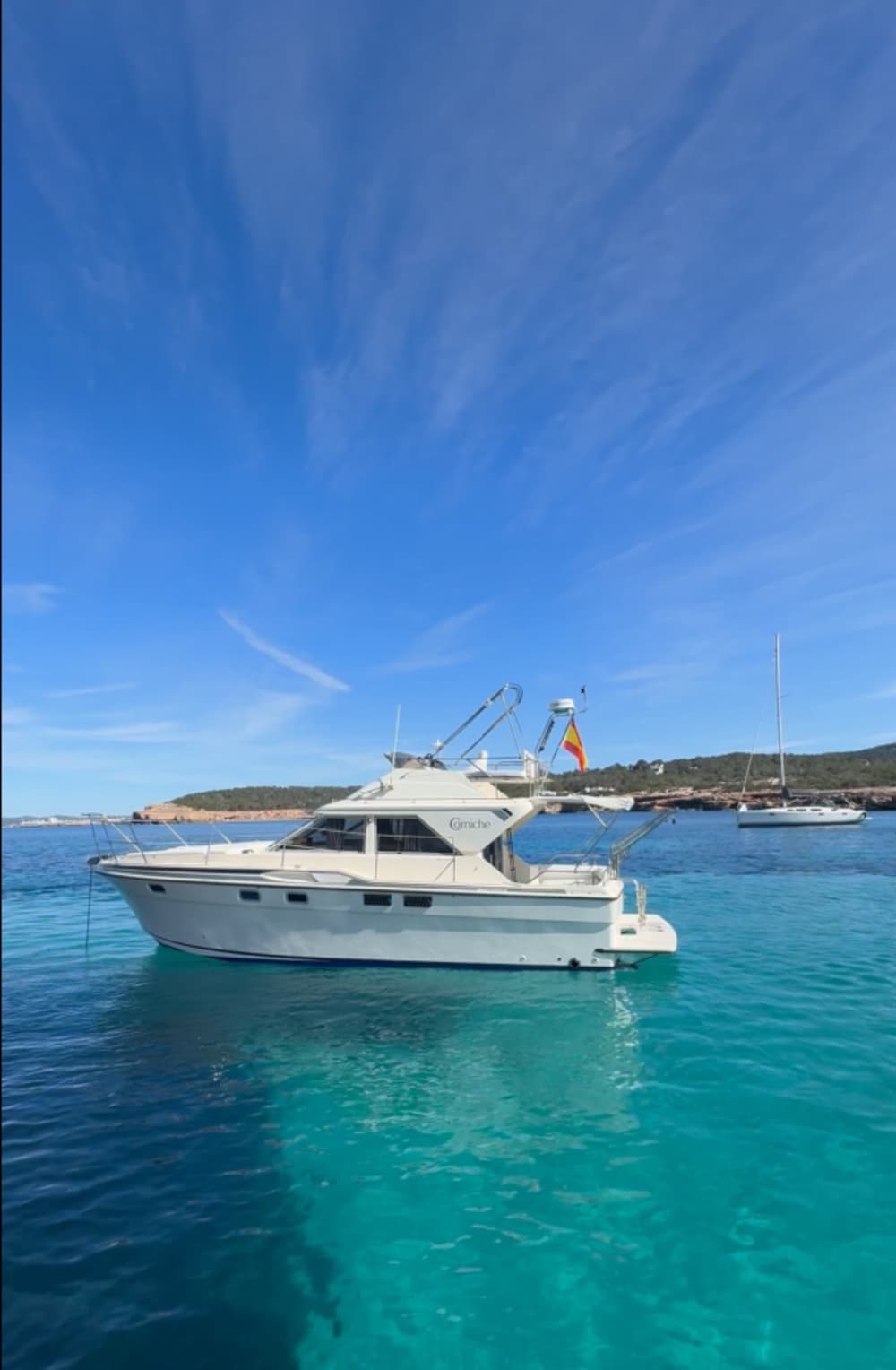 Yacht excursion in Ibiza (8h) – a full day to experience the sea without limits.