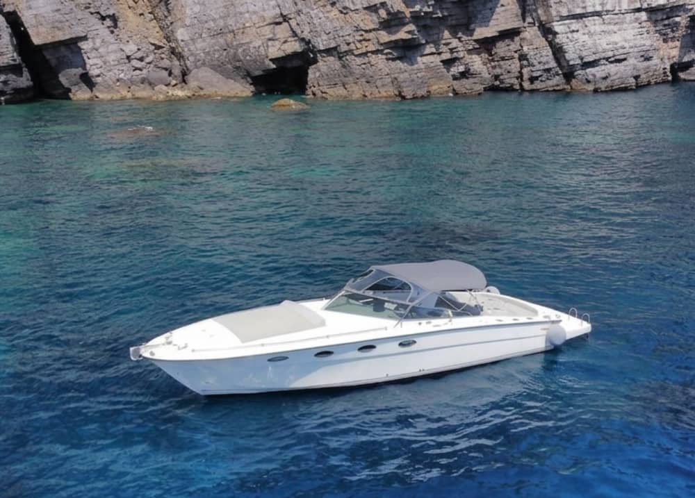 Discover the exclusivity of the Tigullio Gulf.