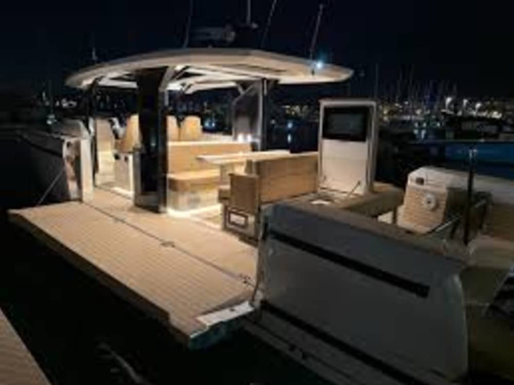 Romantyczny wypad na łódce z nocą na kotwicy: Magiczna noc na łódce dla dwojga