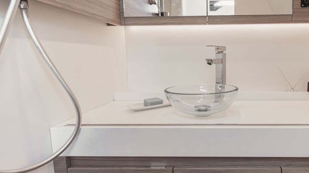 Romantyczny wypad na łódce z nocą na kotwicy: Magiczna noc na łódce dla dwojga