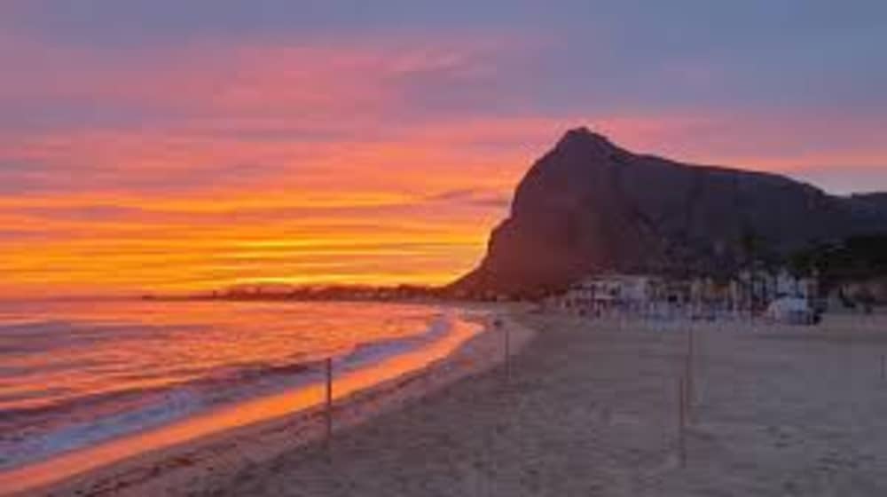 Romantyczny wypad na łódce z nocą na kotwicy: Magiczna noc na łódce dla dwojga