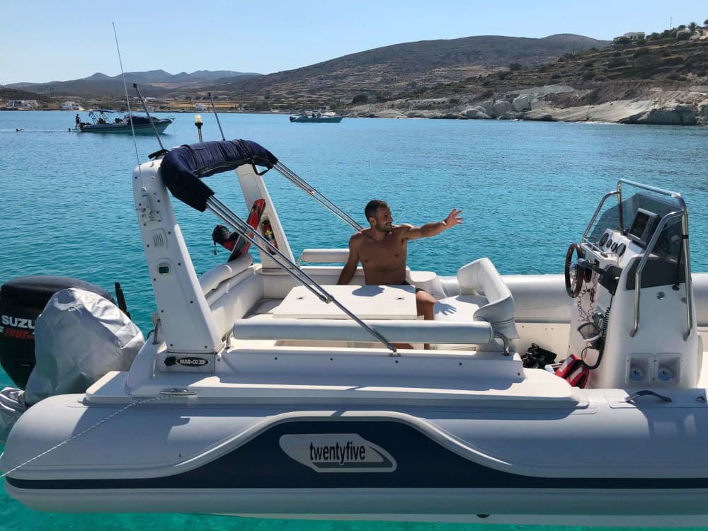 TOUR IN BARCA VELOCE A KLEFTIKO O POLYEGOS