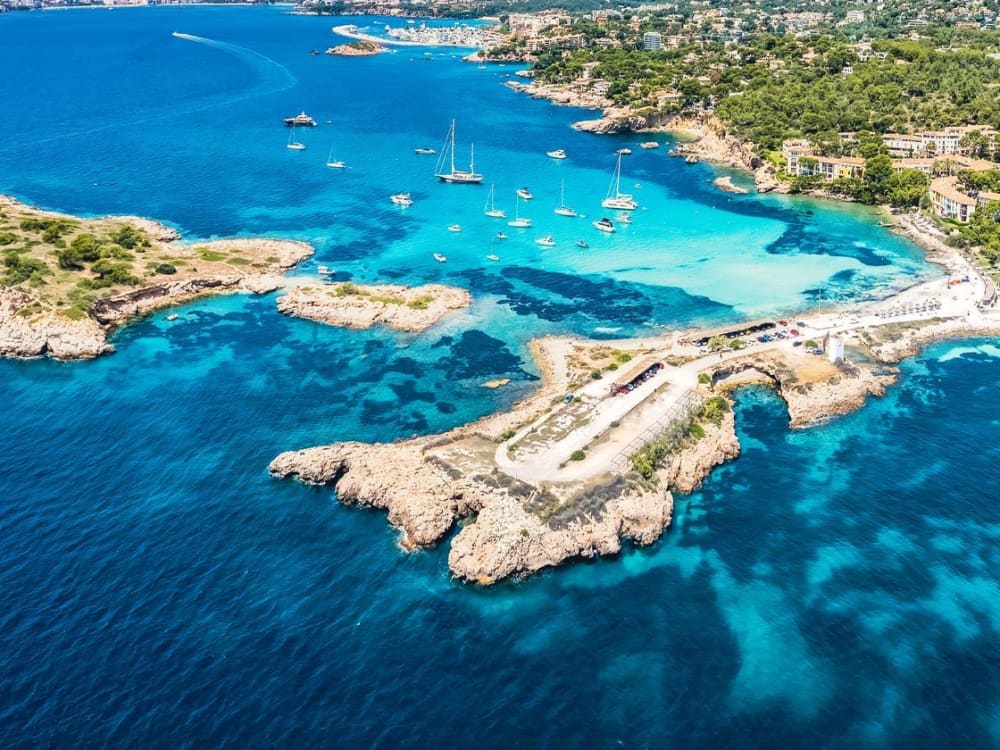 Exclusive premium Yacht Charter with new “Pamoli” Jeanneau Leader 30
