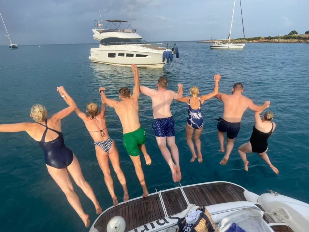 Ausgehend von Sainte-Maxime erwartet Sie ein traumhafter Tag in Saint-Tropez und Umgebung: Luxus, Komfort und spektakuläre Ausblicke