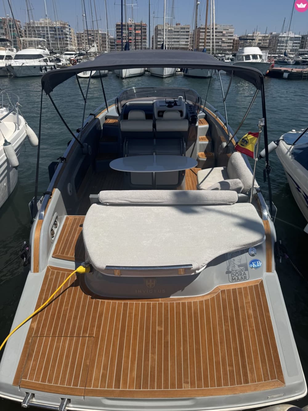 Um dia inteiro de elegância, mar e relaxamento.