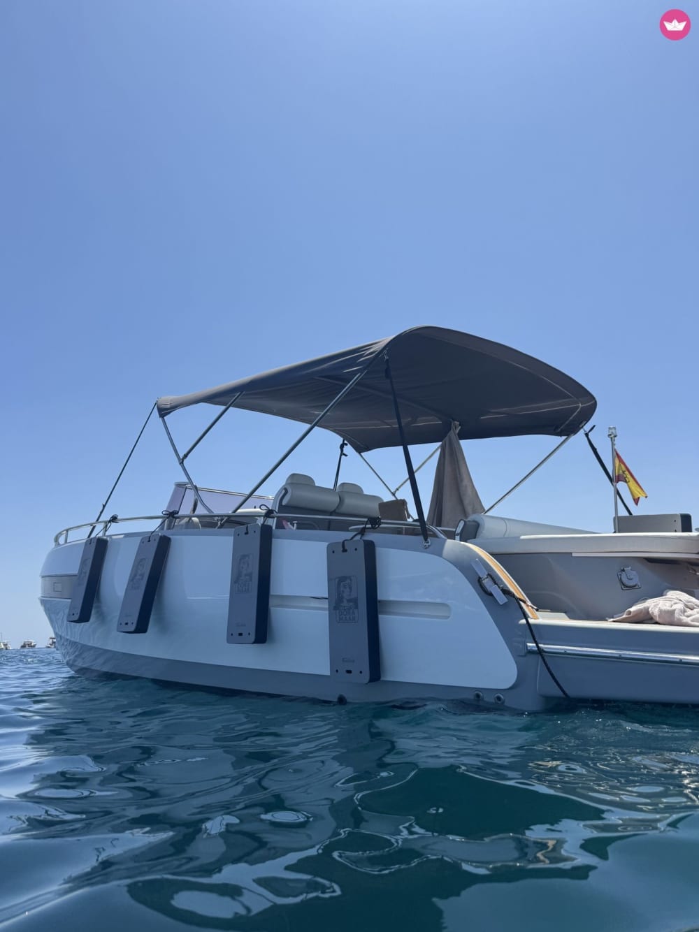 A full day of elegance, sea and relaxation