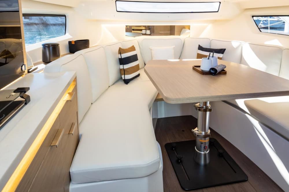 Experiencia en yate de lujo: Lipari y Vulcano desde Milazzo