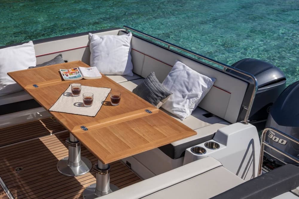 Experiencia en yate de lujo: Lipari y Vulcano desde Milazzo