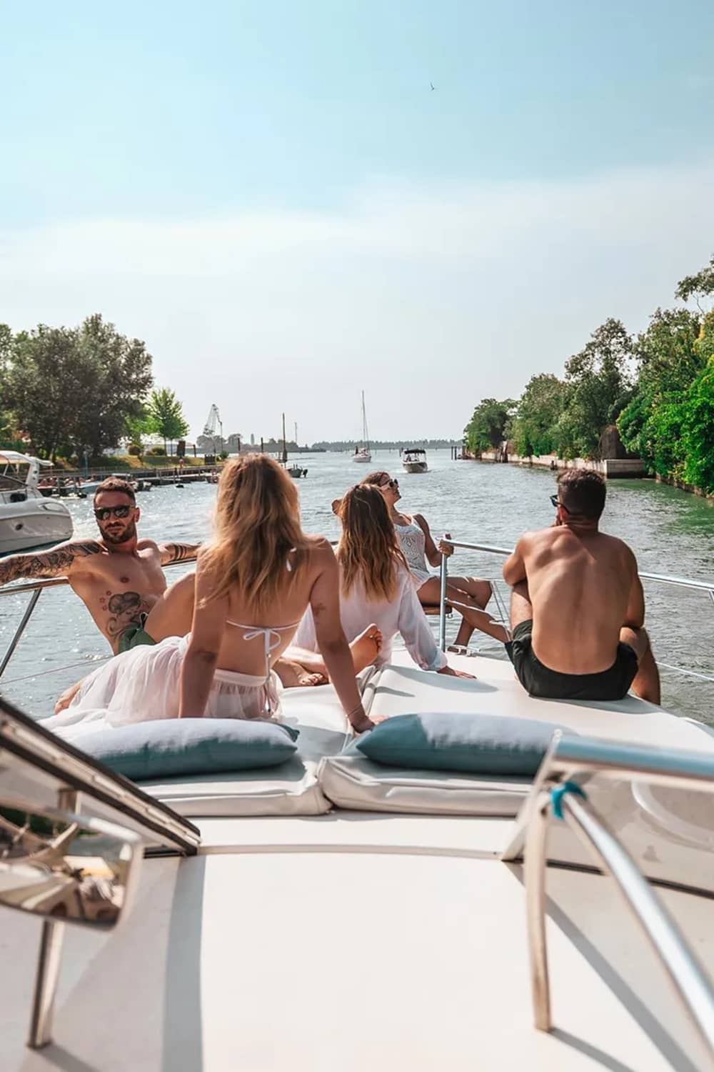 Sunset Aperitif on a Boat in Venice – Relax Between the Lagoon and the Skyline