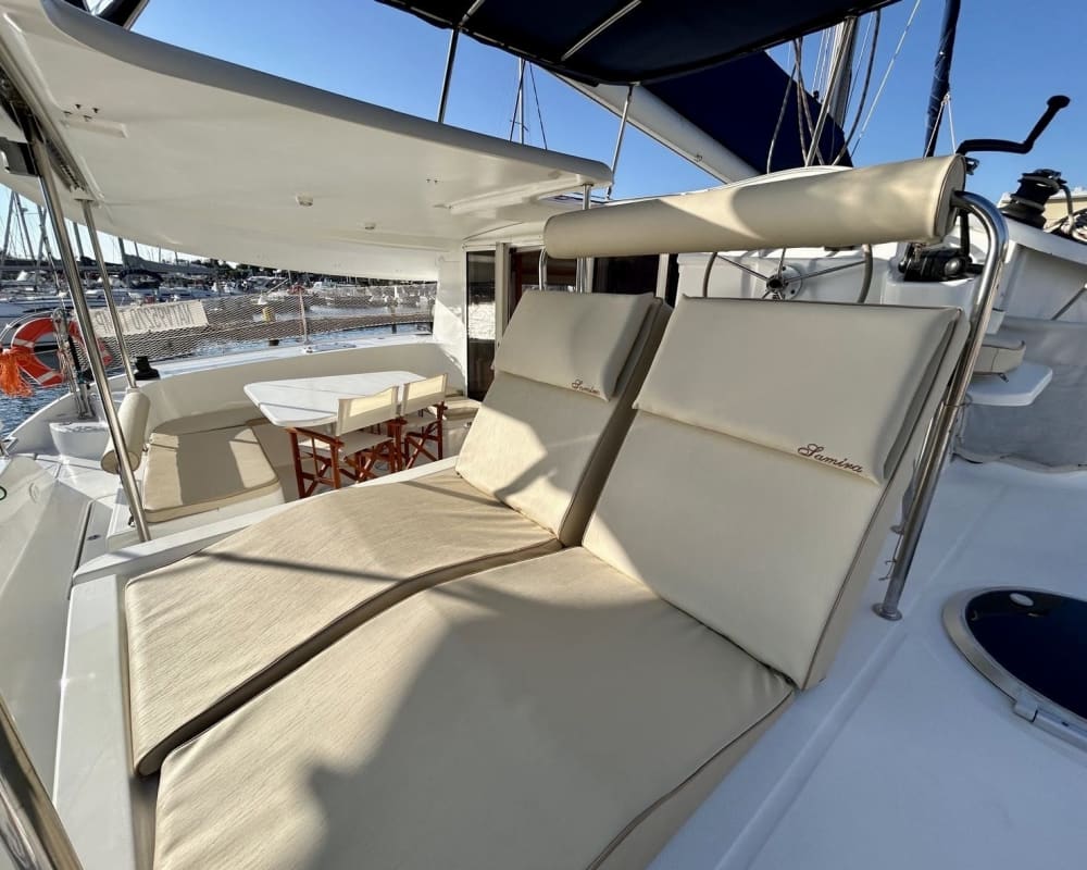 Зов моря: Откройте для себя Капри на катамаране.