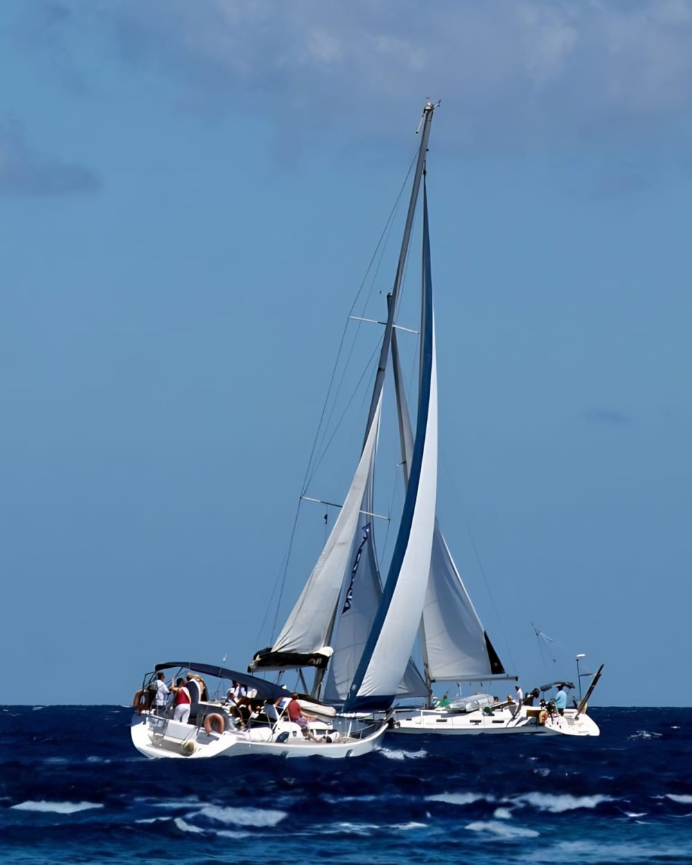 Morning Sailing Experience – Dia Marine Area