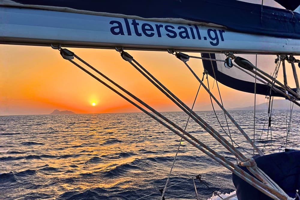 Morning Sailing Experience – Dia Marine Area