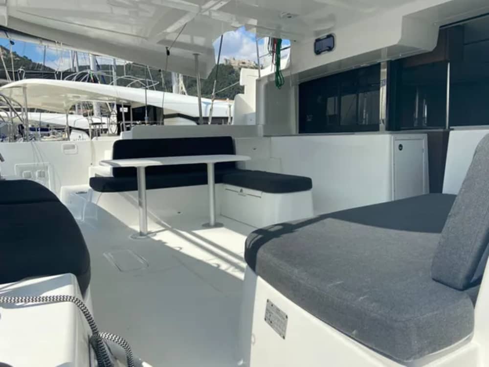 Luxe ontsnapping aan de Amalfikust – Exclusieve catamaranervaring