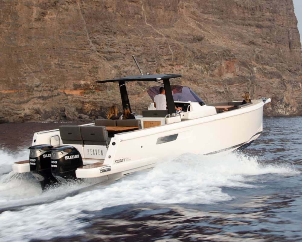 White Heaven: the ultimate boat experience