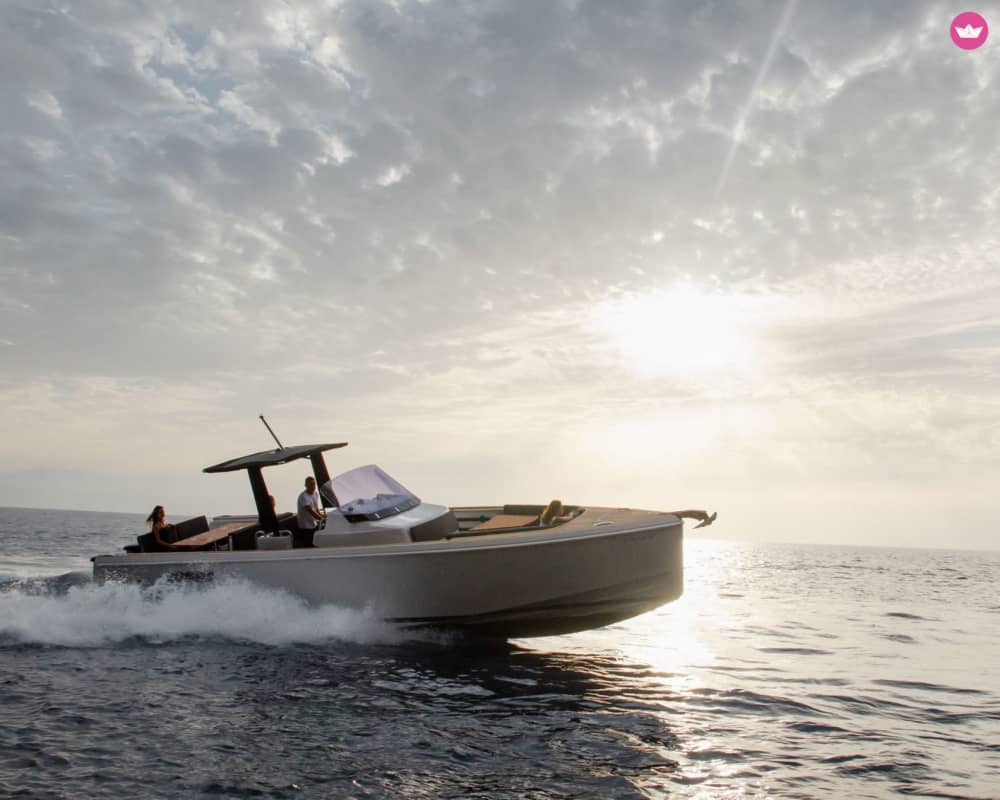 White Heaven: the ultimate boat experience