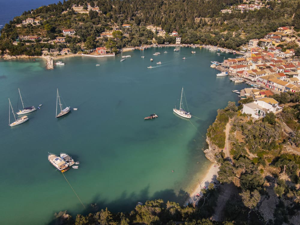 Upptäck de förtrollande Paxos och Antipaxos: Heldagstur med lyxbåt
