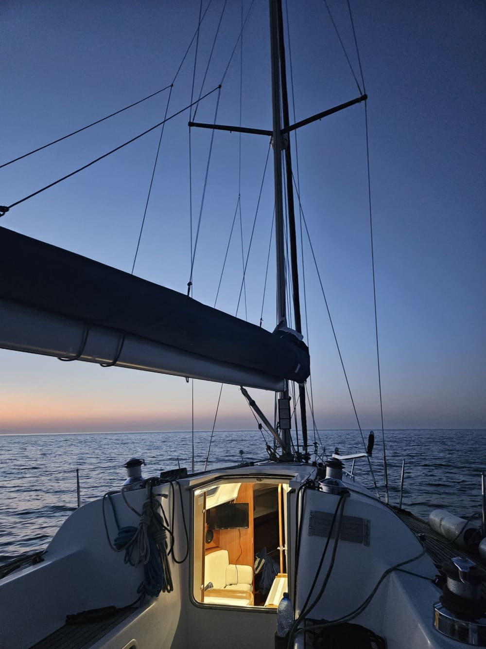 Navigation sur la côte basque : une journée complète de criques secrètes, de haute mer et de magie de La Concha