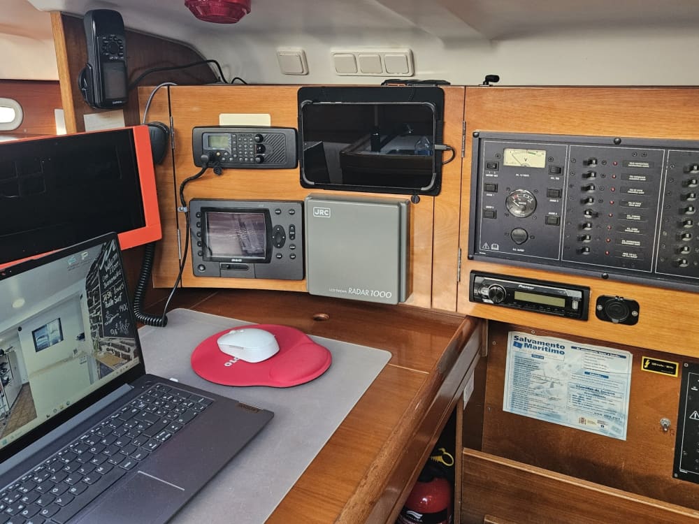 Navigation sur la côte basque : une journée complète de criques secrètes, de haute mer et de magie de La Concha