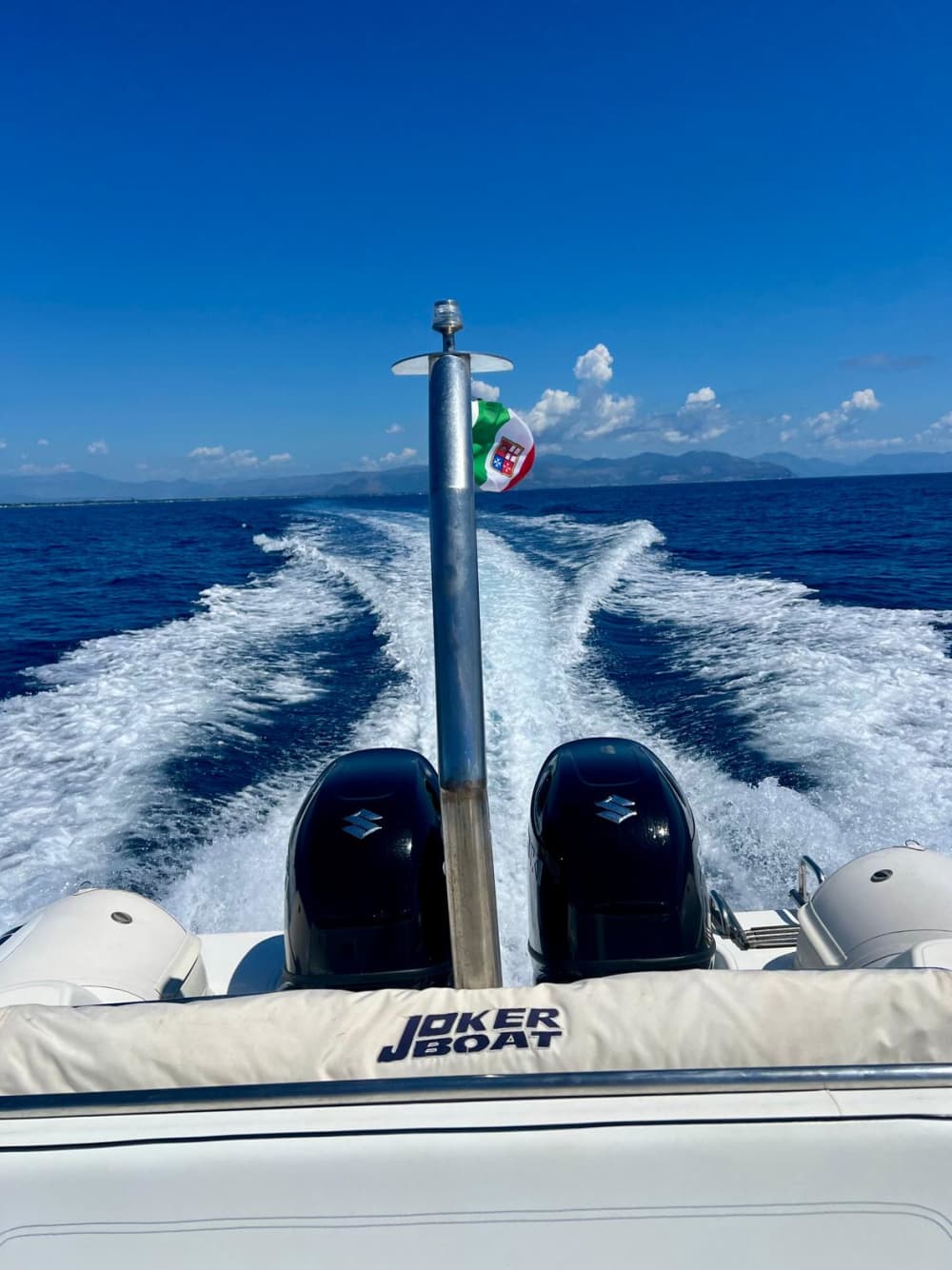 Exclusive day on a dinghy among the Pontine Islands