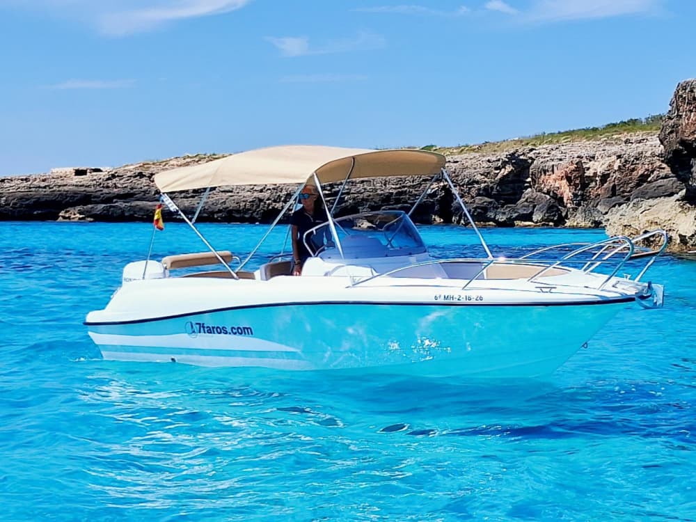 730.3 - 6 uur aan uitstapjes langs de ruige noordkust van Menorca.
