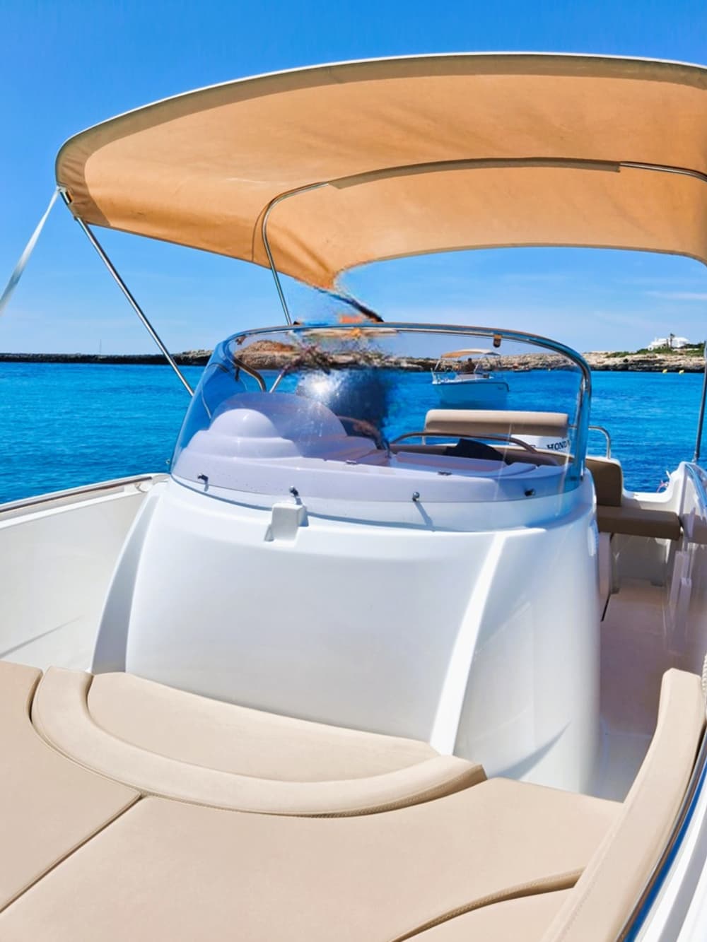 730.3 - 6 uur aan uitstapjes langs de ruige noordkust van Menorca.