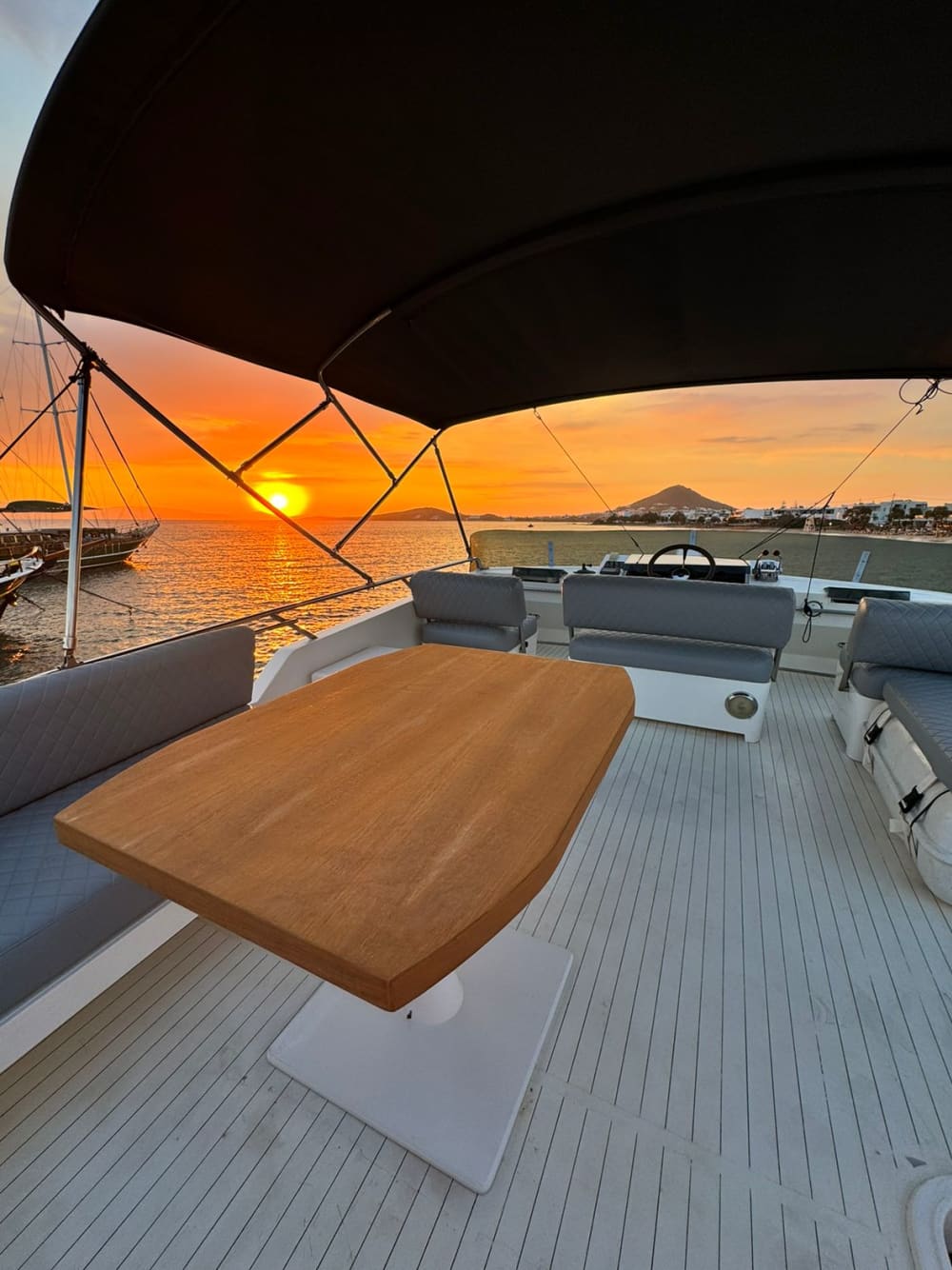 Luxurious Half Day Cruise Around The Island & To Rina Cave.