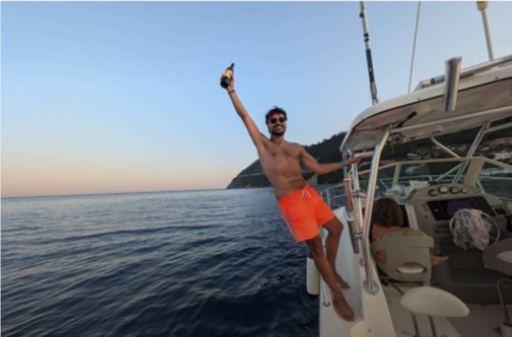 Boat tour with aperitif in Liguria