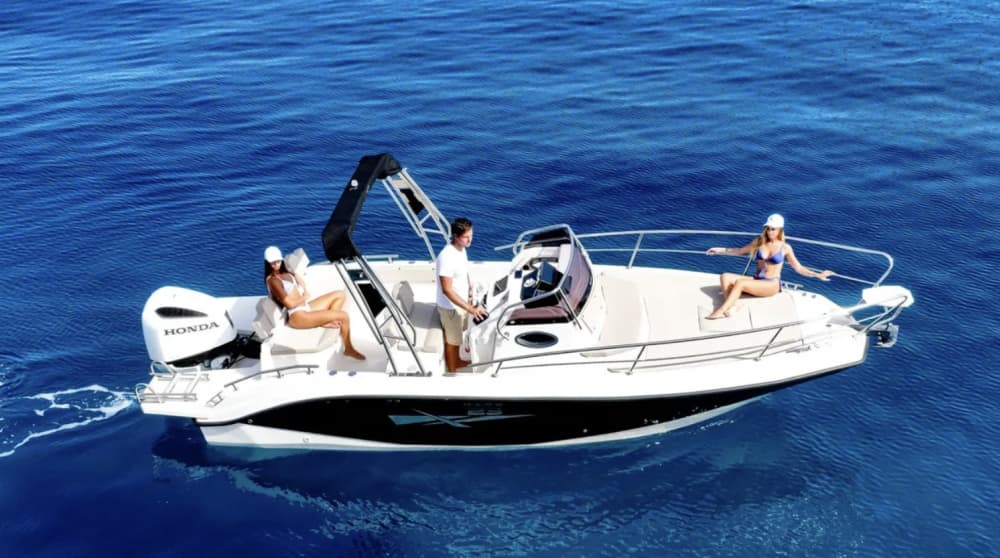 Capri by Private Boat: Luxury and Crystal-Clear Sea