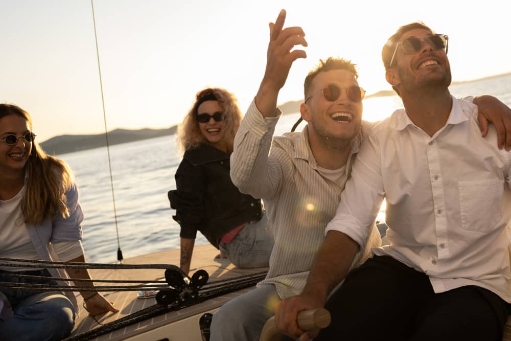 Прогулка на яхте Feel Sailing - частная прогулка на закате