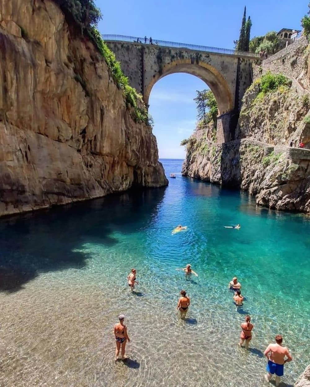 BERMUDA 590: Amalfi Coast Day Trip from SALERNO