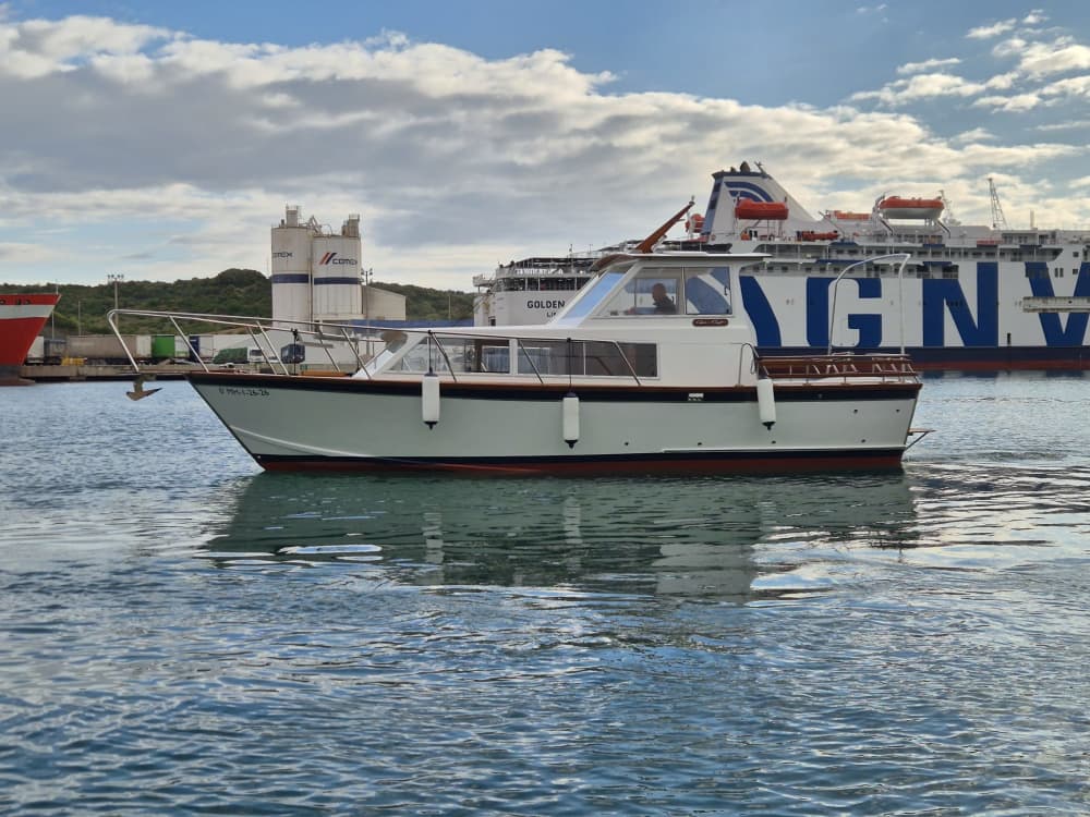 Exclusive sunset on a classic Chris-Craft – Sunset Experience