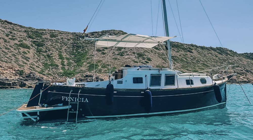 Palma Bay in a traditional boat (local snacks included)