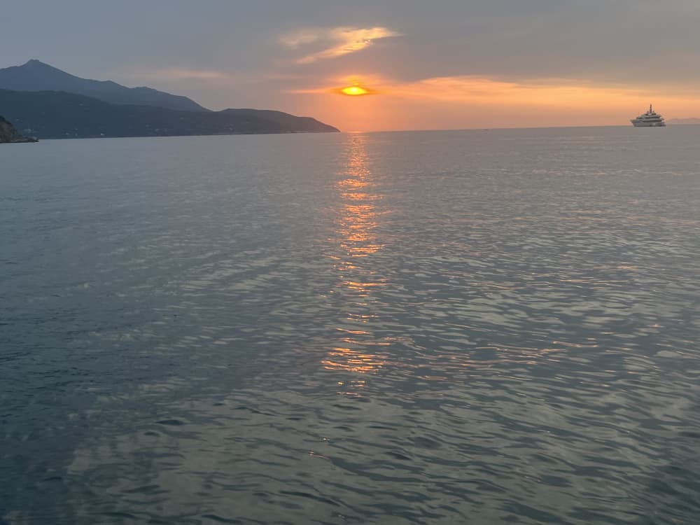 Aperitivo al tramonto a bordo del Caicco Lucifero