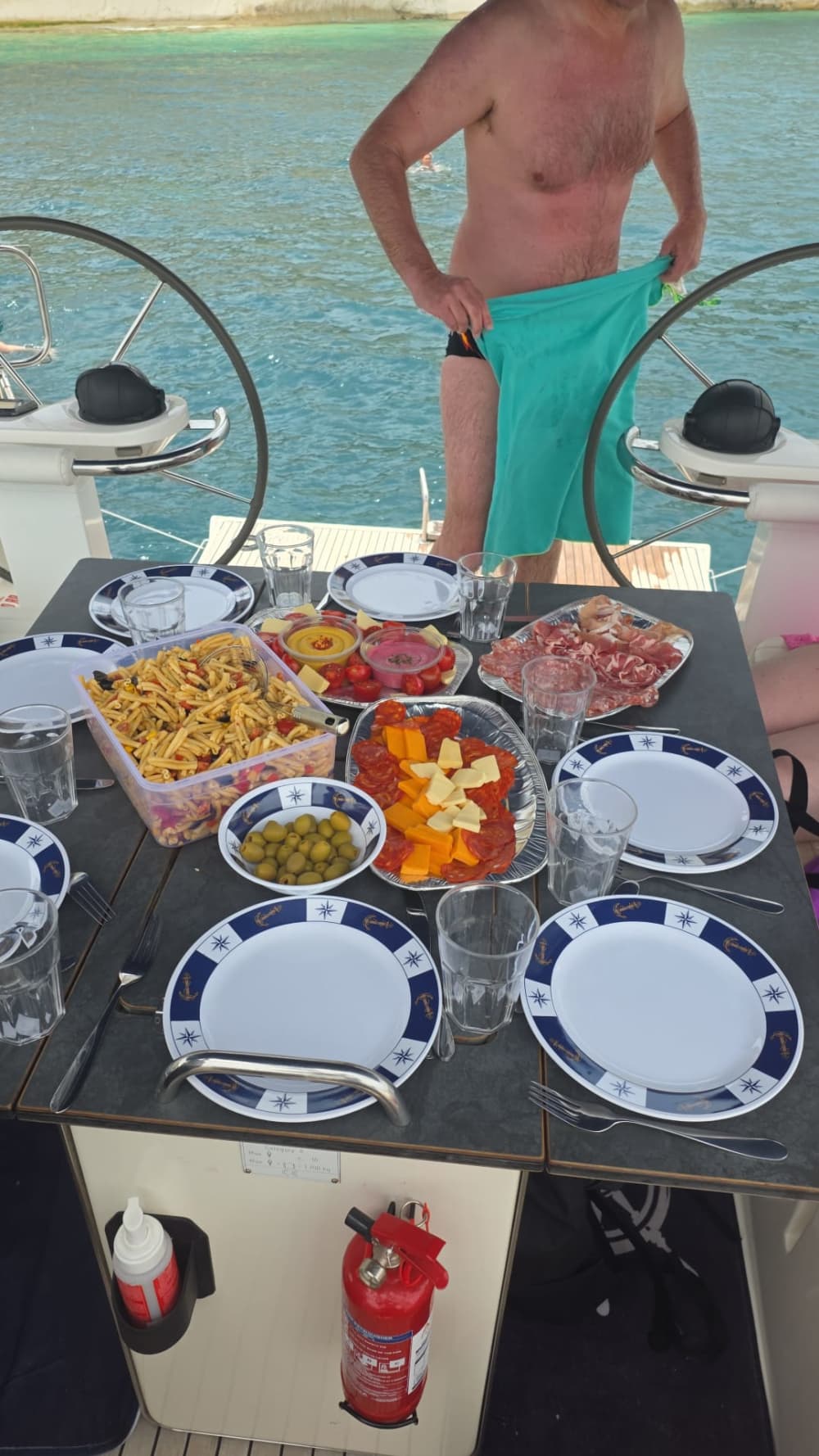 4 uur durende zonsondergangcruise vanuit Msida – Aperitief, zwemmen en uitzicht tijdens het gouden uur
