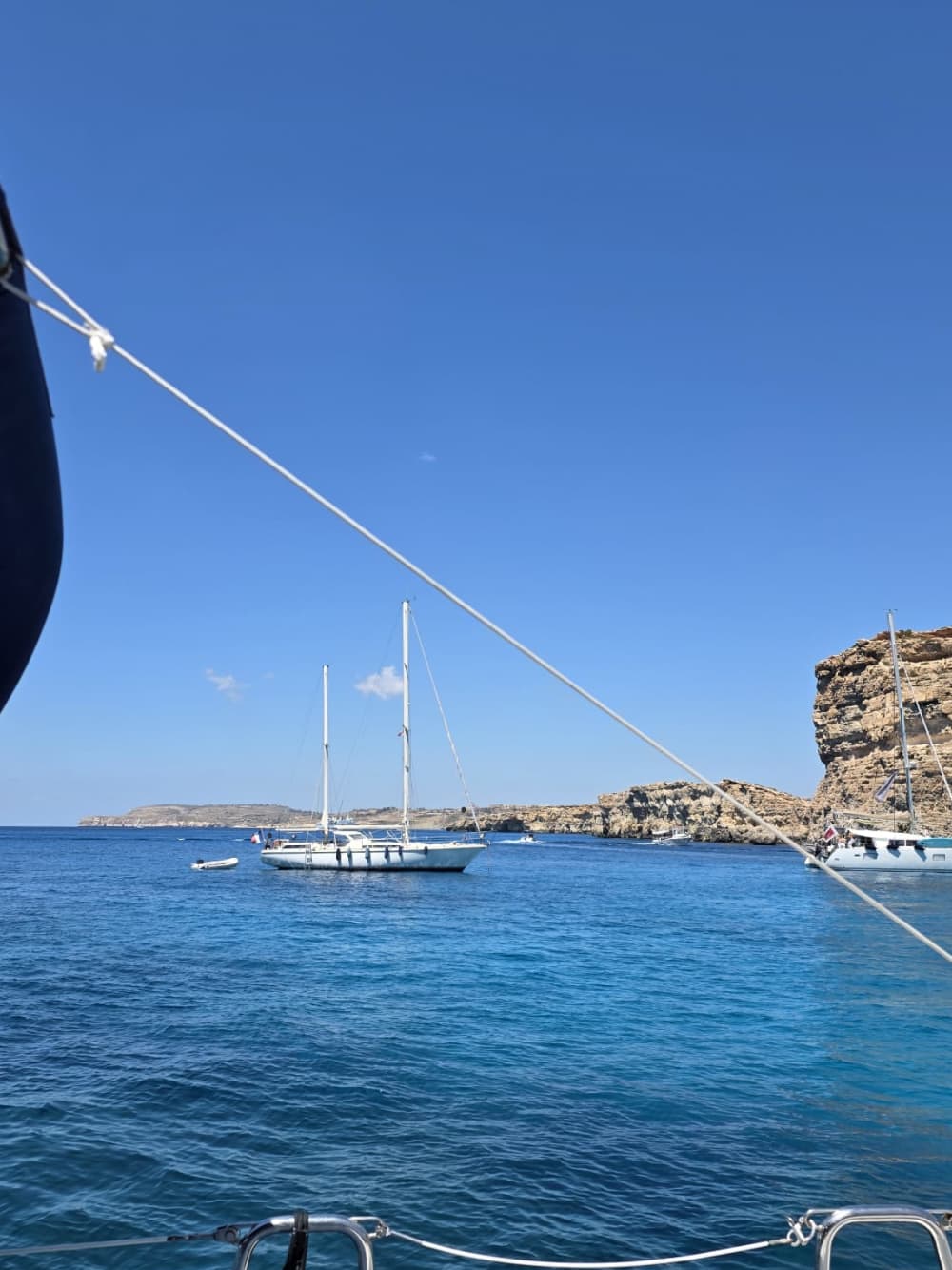 4 uur durende zonsondergangcruise vanuit Msida – Aperitief, zwemmen en uitzicht tijdens het gouden uur
