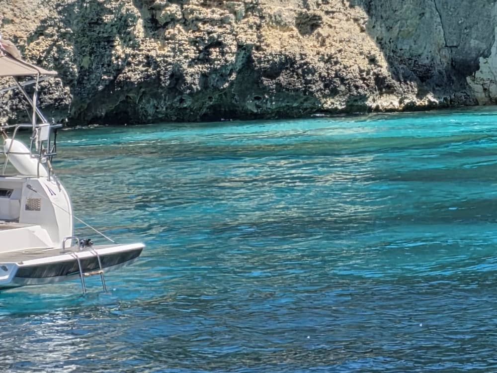 4 uur durende zonsondergangcruise vanuit Msida – Aperitief, zwemmen en uitzicht tijdens het gouden uur