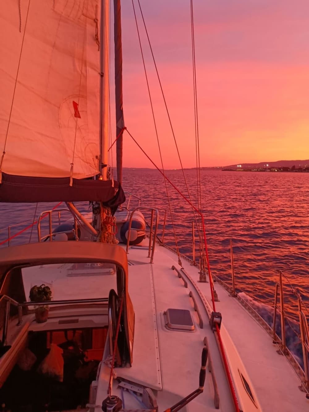 Sail between crystal clear waters and volcanoes
