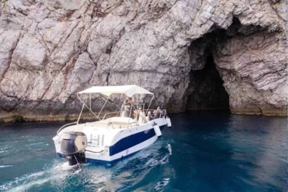 3-Hour Taormina Boat Tour: Isola Bella, Caves, and Snorkeling