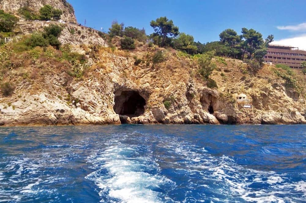 3-Hour Taormina Boat Tour: Isola Bella, Caves, and Snorkeling