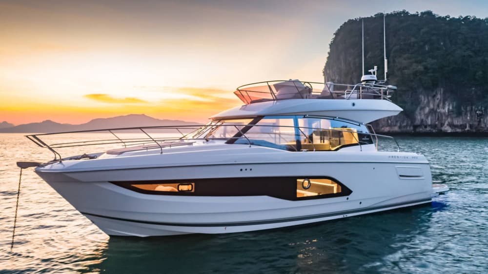 Premium Yacht Day Out departing from Cannes