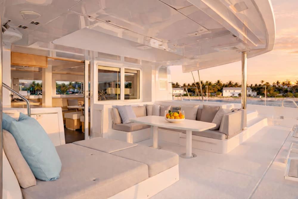 De Balearische Odyssee: een luxueuze reis door het turquoise hart van Ibiza en Formentera
